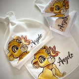 Scarpe + Bavaglio + Cappellino con Disegno Personalizzato